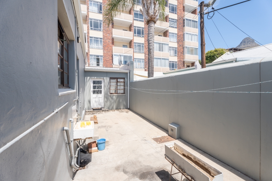 3 Bedroom Property for Sale in Sea Point Western Cape